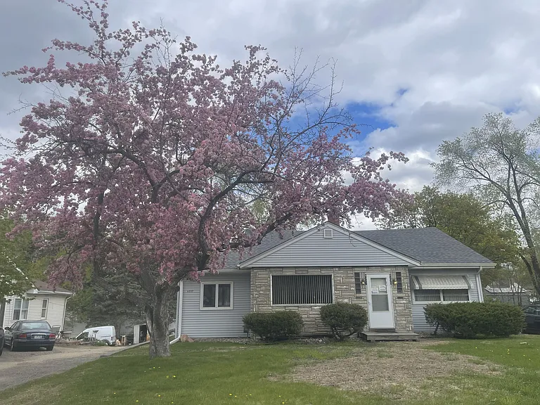 6339 Nicollet Ave S — Photo 1