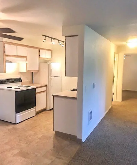 Village Place — Photo 33
