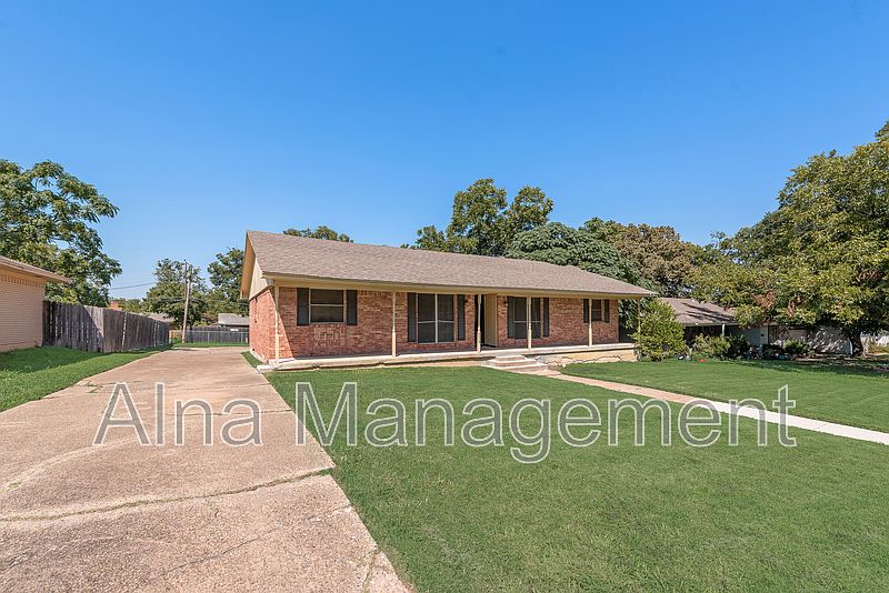 1st image of 914 British Blvd