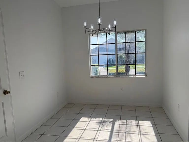 838 Hillcrest Dr — Photo 5