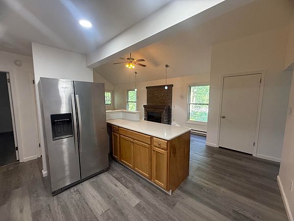 3rd image of 126 Feather Ln