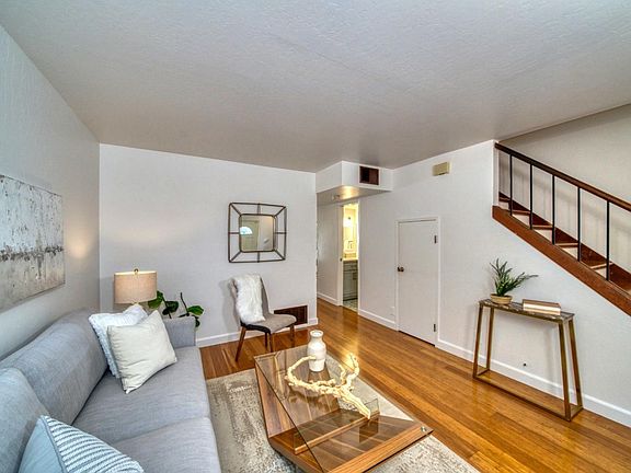 3rd image of 1449 Terra Nova Blvd