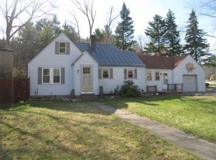 21 Pine St, Hill, NH 03243
