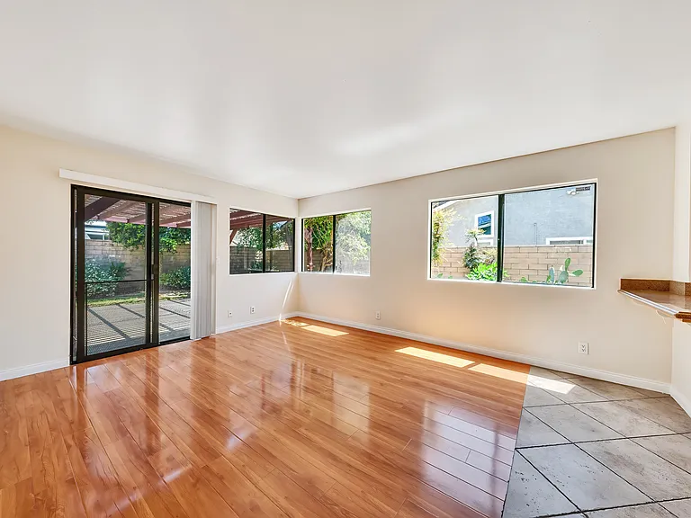 156 Appletree Ave — Photo 11