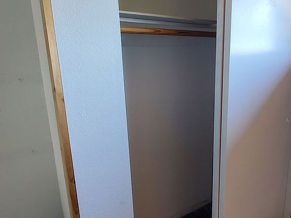 4th image of 206 Pierce Ave