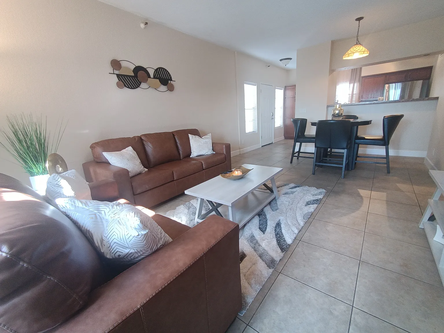 2 bed, 952 sqft, $2,100 — Photo 3
