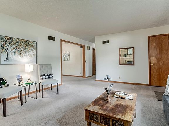 5th image of 6426 Troup Ave