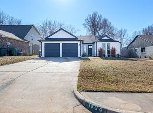 1804 Foxfire Rd, Edmond, OK 73003