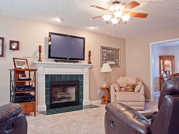 3rd image of 7030 Yellow Oak Ln