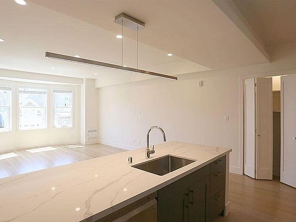 4th image of 1740 Broadway St #301