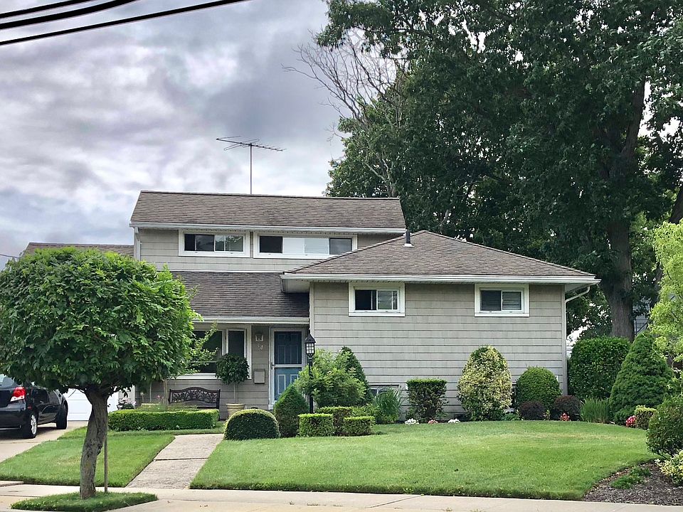 1st image of 34 Elm Dr