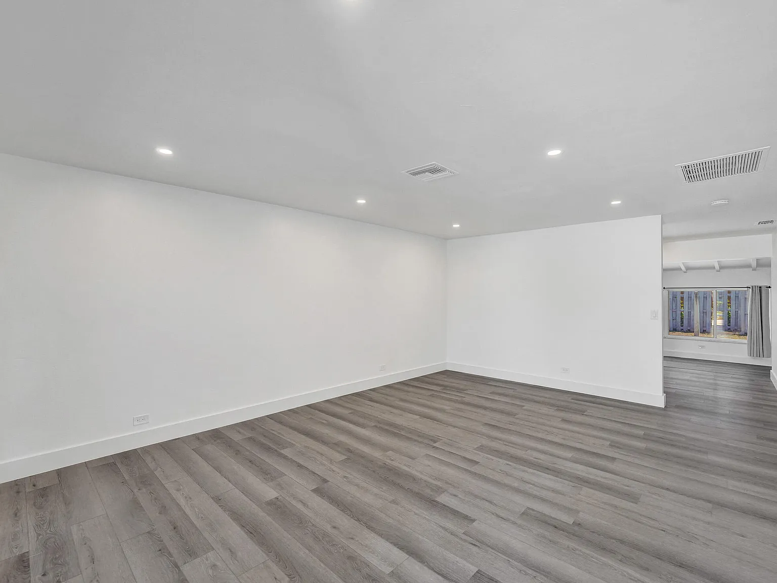 2 bed, 2.0 bath, 1230 sqft, $3,150 — Photo 4