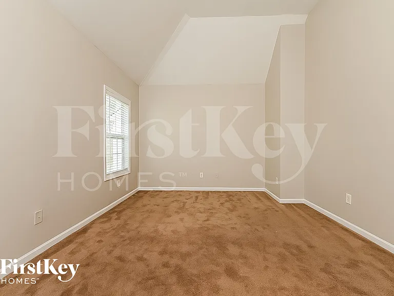 821 Harrison Dr — Photo 11