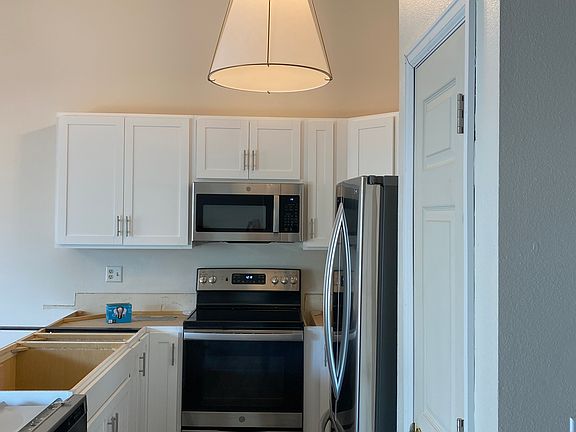 3rd image of 711 Sedge Way