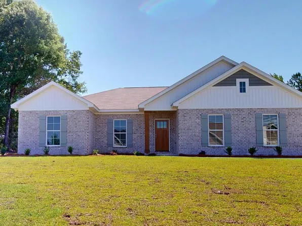 203 Courtland Dr, Dothan, AL 36301