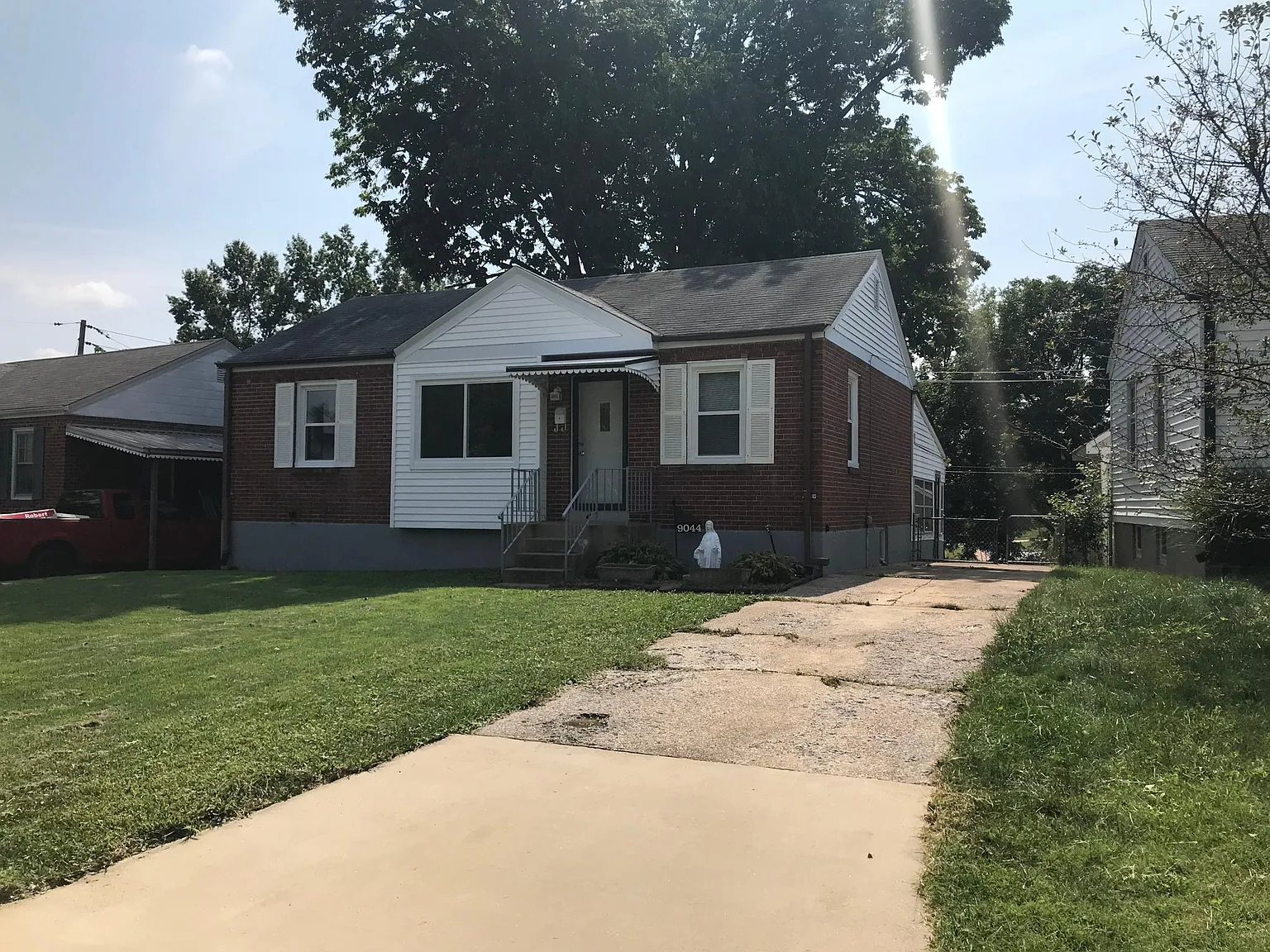 9044 Ione Ln photo 1