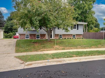 1954 Cascade DRIVE, Waukesha, WI, 53188