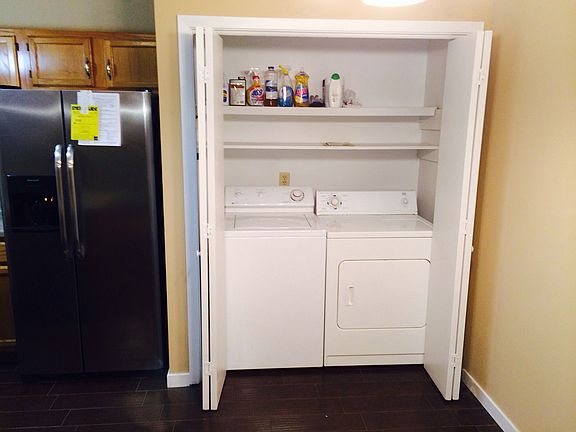 Washer and dryer hook up. Will provide w/d with $30 per mon