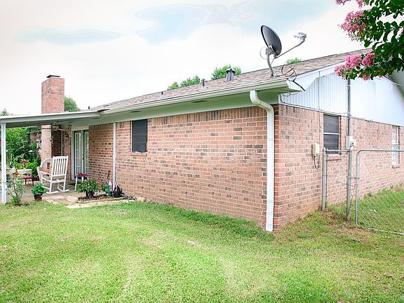 5th image of 309 Larkspur Ln