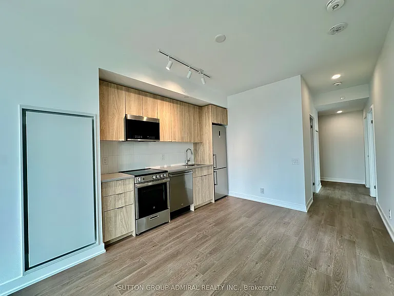 1660 Bloor St W #903 — Photo 8