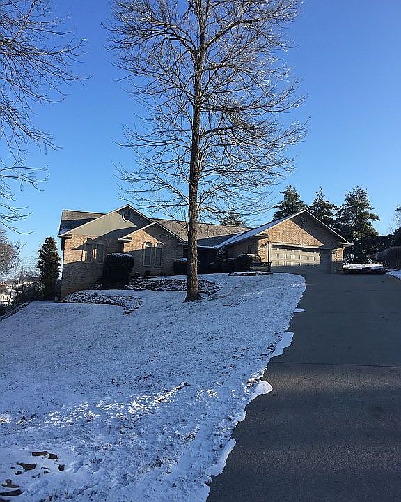 2nd image of 122 Woodmont Dr