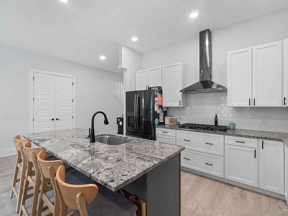 1st image of 4617 Hickory Shores Blvd