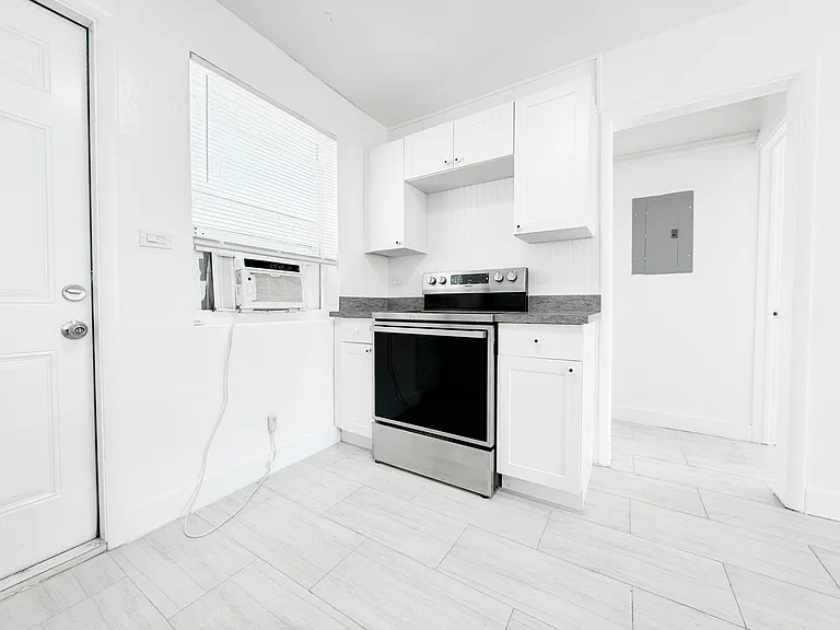 521 S Federal Hwy #3 — Photo 7