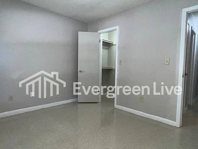 105 Celestin Ct — Photo 13