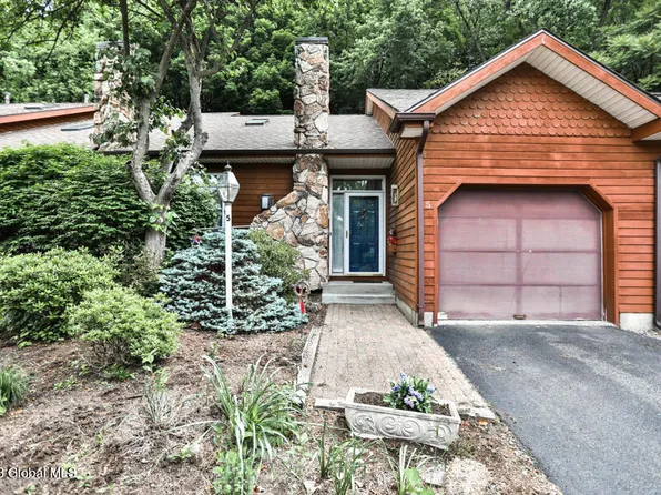 5 Lillian Lane, Troy, NY 12180
