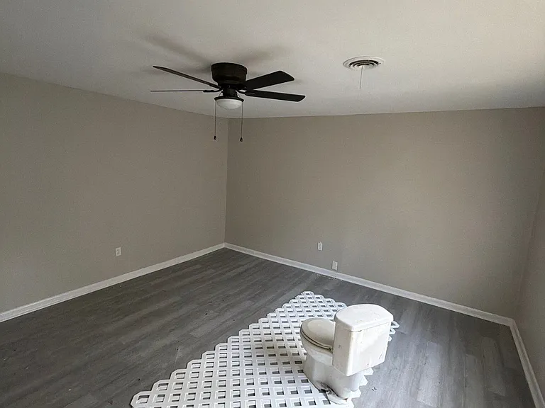 228 Catalina Cir — Photo 12
