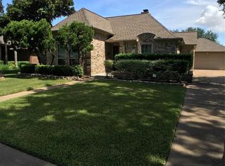 702 Regency Dr, Deer Park, TX 77536