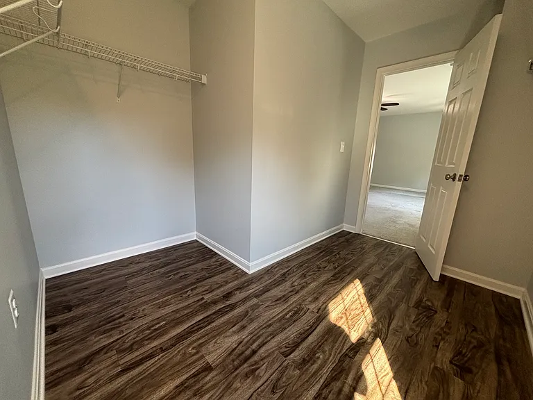 16209 Round Hill Rd — Photo 27