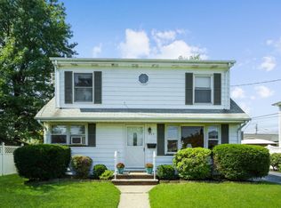 377 Rugby Rd, Saddle Brook, NJ 07663