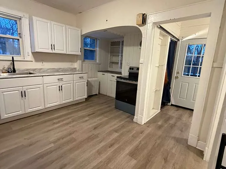 19 Fairfield Ave — Photo 4