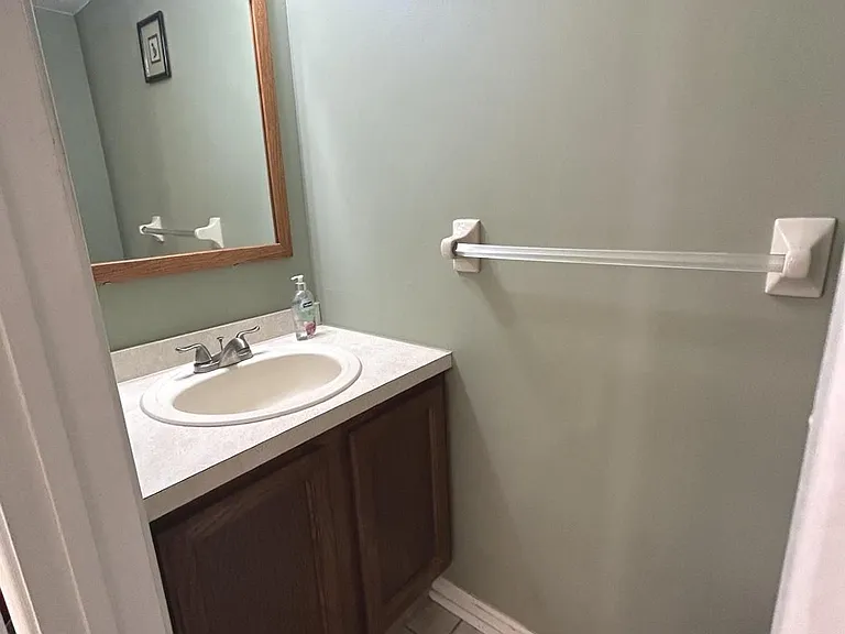 1321 Butterfield Ln — Photo 5