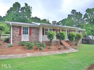 632 Lake Dr, Snellville, GA