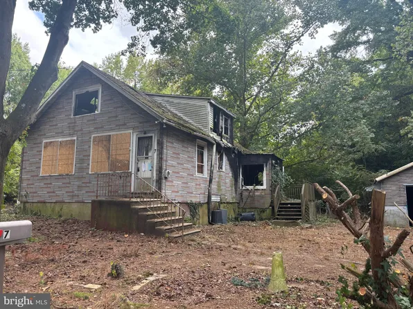 7 Cubler Ct, Westville, NJ 08093