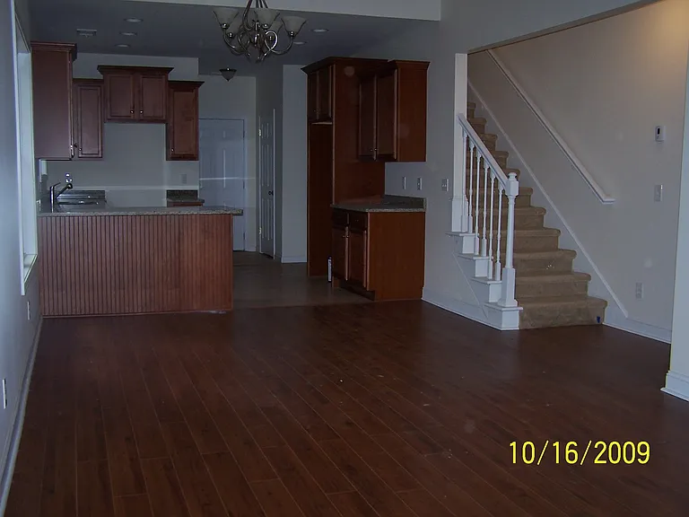 497 Kendrick Ave SE — Photo 3