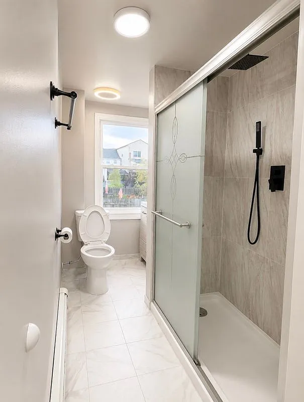 4 bed, 1.0 bath, 1100 sqft, $1,700 — Photo 4