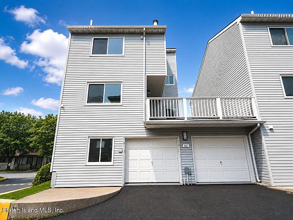 4th image of 89 Wolkoff Ln