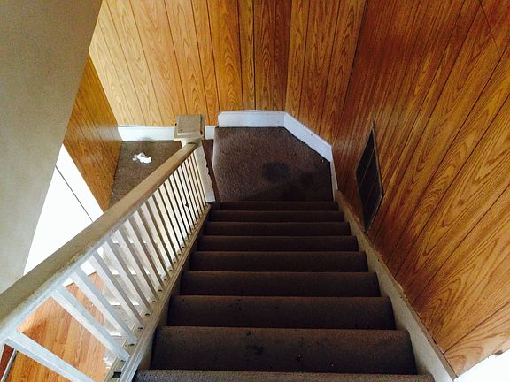 5th image of 1007 E Eureka St