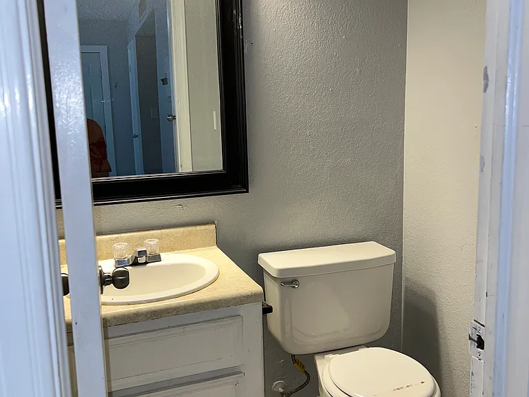 10605 Cuatro Vistas Dr #C — Photo 9