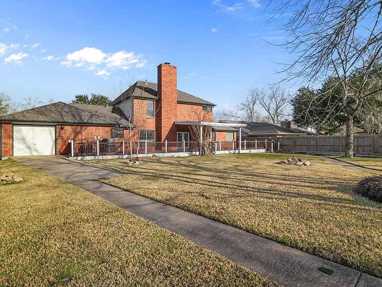 1400 Oak Hollow Dr — Photo 48