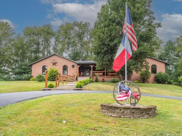 1780 W Lancaster Dr, Bloomington, IN 47404