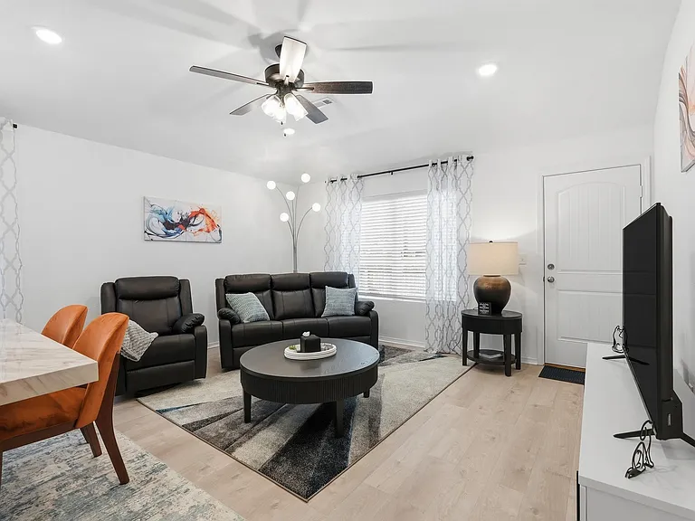 10904 Mason Dr — Photo 5