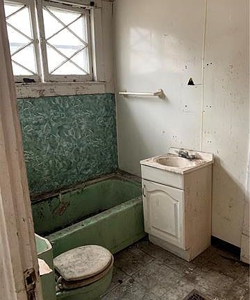 4th image of 3107 E 27th St