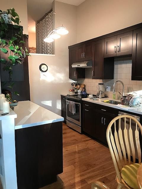 1st image of 2059 Ascot Dr