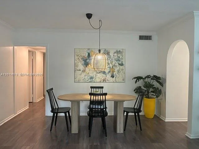 517 Menendez Ave #- — Photo 4