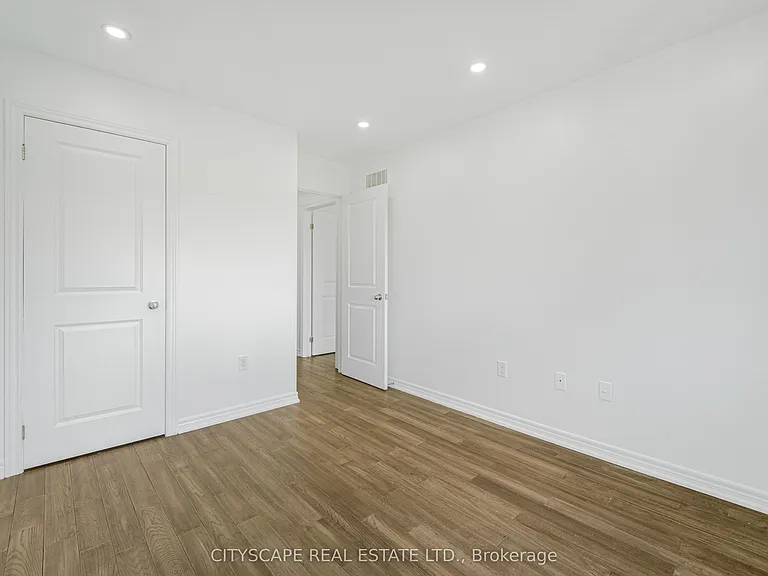 14 Redcedar Cres — Photo 26