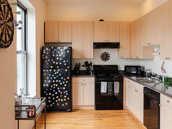 2nd image of 2344 N Milwaukee Ave #2cjqcdnpm